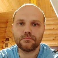 Андрей Соколов — инструктор курса Основы Linux, указанный в описании