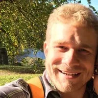 Логотип образовательного проекта Academind